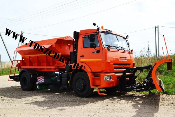 Фото КДМ 7881.03 на шасси КамАЗ 43253 с Пескоразбрасывателем, Отвалом и Щеткой