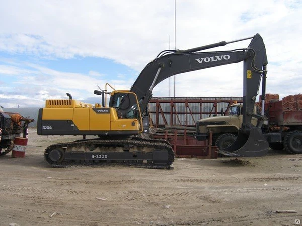 Фото Новый гусеничный экскаватор volvo EC250