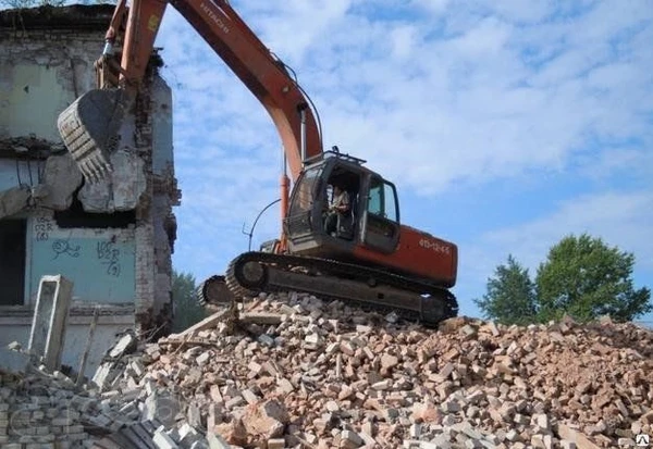 Фото Бой строительного кирпича