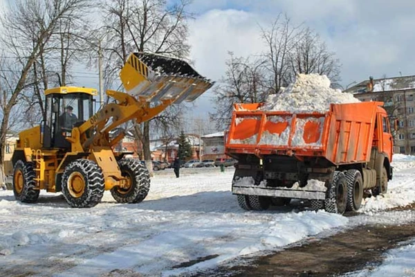 Фото Уборка снега с утилизацией.