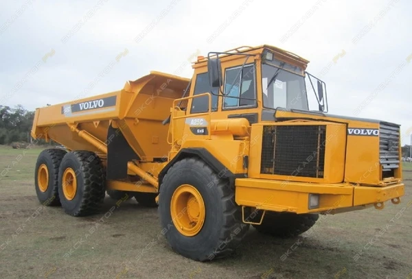 Фото Аренда сочлененного самосвала Volvo A25C 6x6, Санкт-Петербург