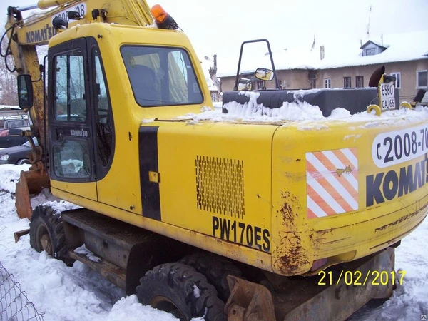 Фото Экскаватор колесный Komatsu PW170ES, ковш 0,9 куба, 2003 г.в., 11000 м/часо