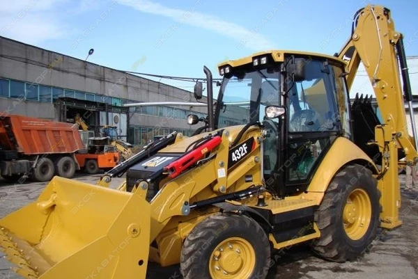 Фото Аренда экскаватора-погрузчика CATERPILLAR 422F, Краснодар