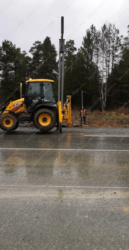 Фото Аренда экскаватора-погрузчика JCB 3CX, Верхняя Пышма