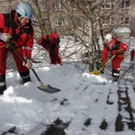 фото Убираем снег с крыш