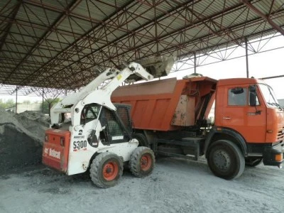 Фото Колесный мини-погрузчик KUBOTA R420a