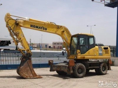 Фото Экскаватор полноповоротный Komatsu