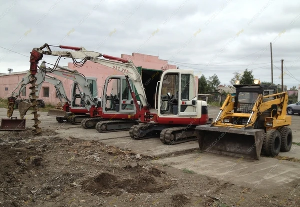 Фото Аренда мини-экскаватора Takeuchi TB 145, Омск