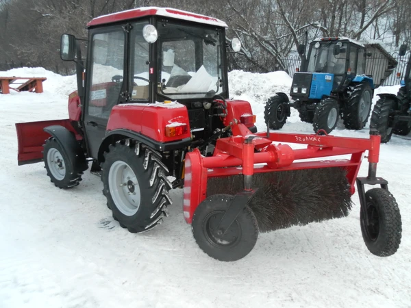 Фото Щеточное оборудование УН-320 «ЛЮКС» на трактор мтз-320