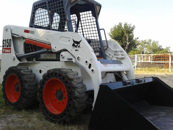 Фото Аренда минипогрузчика Bobcat S150