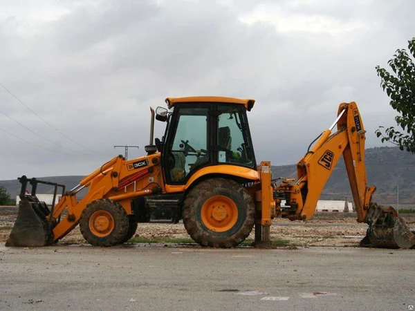 Фото Нанять экскаватор-погрузчик JCB