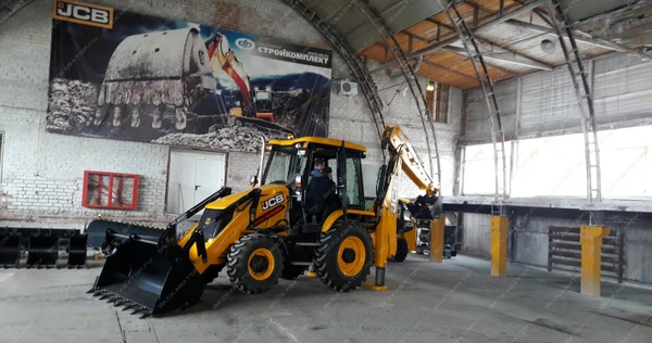 Фото Аренда экскаватора-погрузчика JCB 3CX, Тюмень