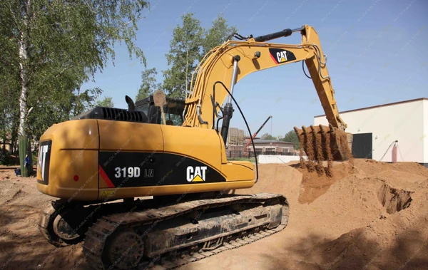 Фото Аренда гусеничного экскаватора Caterpillar 319D LN, Москва