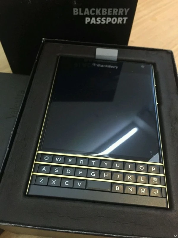 Фото Мобильные телефоны Blackberry Passport 4G LTE