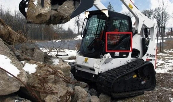 Фото Стекло боковое нижнее левое(не подвижное) для BOBCAT T650 - T770