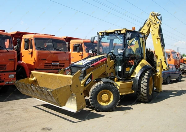 Фото Аренда экскаватора-погрузчика Caterpillar 434E, Томск