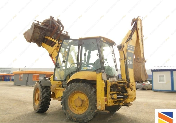 Фото Аренда экскаватора-погрузчика Komatsu WB93S-5, Миасс