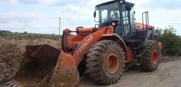 Фото Аренда фронтального погрузчика (колесного) Hitachi LX 210E, Санкт-Петербург