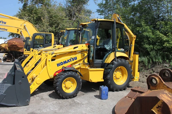 Фото Аренда экскаватор-погрузчика Komatsu WB-93R