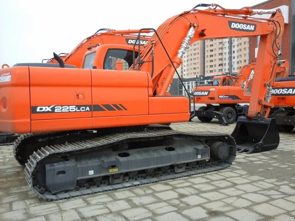 Фото Гусеничный экскаватор Doosan DX225 LCA