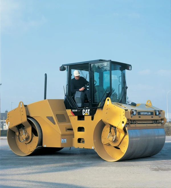 Фото Аренда асфальтового катка 7 тонн Caterpillar CB434D XW