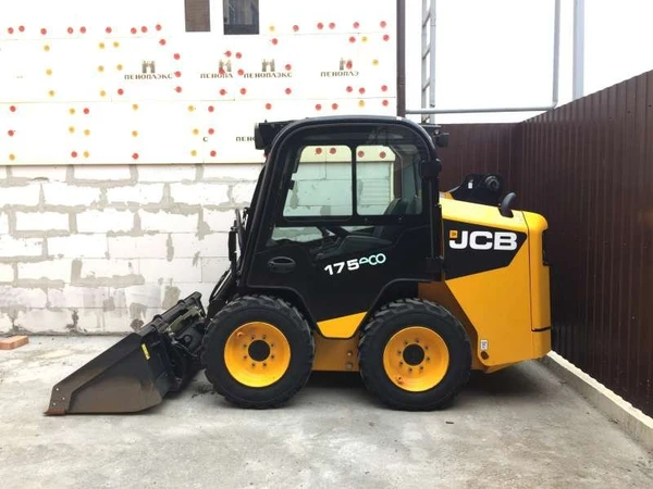 Фото Аренда минипогрузчика JCB 175