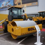 фото Каток SDLG RS8140