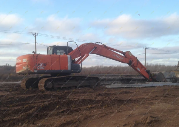 Фото Аренда гусеничного экскаватора Hitachi ZX200, Уфа