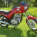 фото Мотоцикл Jawa 350/640 Premier (красный, черный, синий, белый, вишневый)