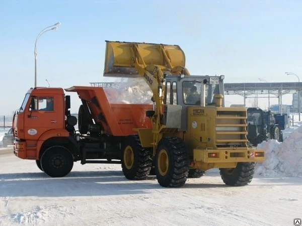 Фото Аренда снегоуборочного самосвала Камаз 55102