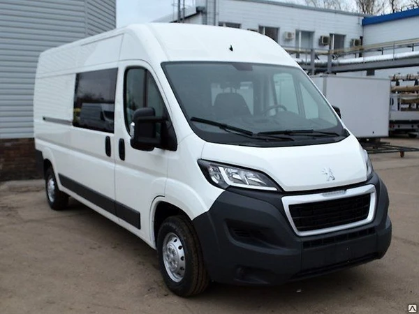 Фото Грузопассажирский фургон Peugeot Boxer, 5 мест