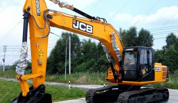 Фото Аренда гусеничного экскаватора JCB JS 205NLC, Вологда