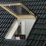 фото Мансардное окно VELUX GTL - аварийный выход на крышу