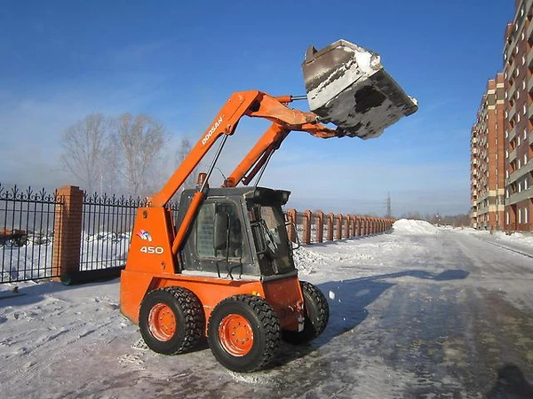 Фото Аренда мини-погрузчика Doosan. Гидромолот, Ямобур, Щётка, Вилы.