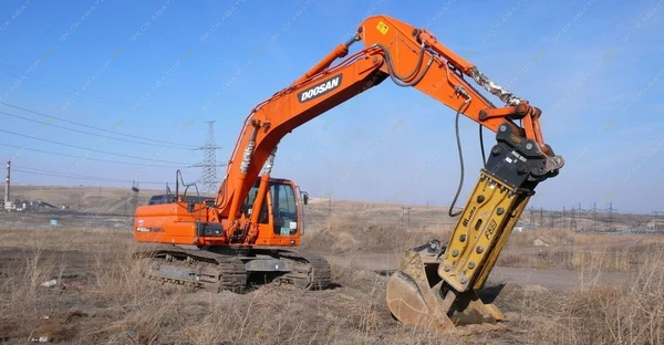 Фото Аренда гусеничного экскаватора Doosan DX300LCA, Абакан