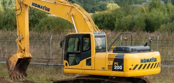 Фото Аренда гусеничного экскаватора Komatsu PC200, Екатеринбург