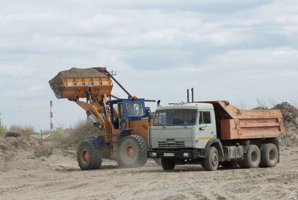 Фото Песок строительный 1,7-1,9 мкр. Кудряшовский с доставкой Камазами