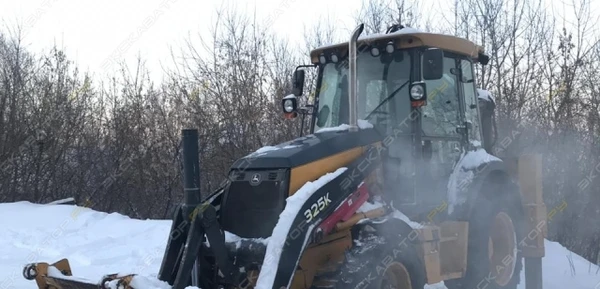 Фото Аренда экскаватора-погрузчика John Deere 325K, Екатеринбург