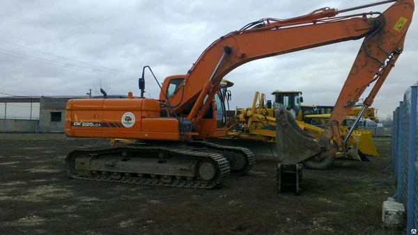 Фото Экскаватор гусеничный б/у Doosan DX225LCA (Корея) 2013 г.в. (отличн.сост.)