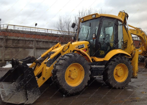 Фото Аренда экскаватора-погрузчика JCB 4CX Super, Москва