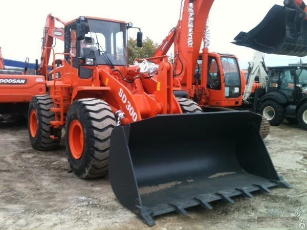 Фото Фронтальный погрузчик disd 300(Doosan)