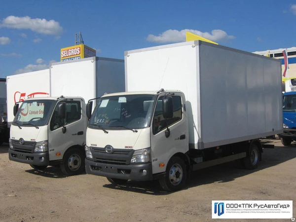 Фото Hino 300 Промтоварный фургон (XZU730L?HKFRPW3)