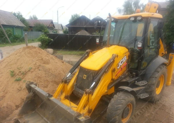 Фото Аренда экскаватора-погрузчика JCB 3CX, Кострома