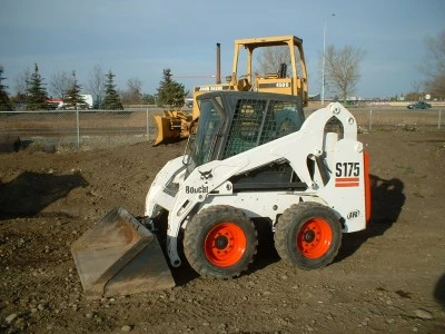 Фото Сдам в аренду мини-погрузчик CATERPILLAR 257B Series 3