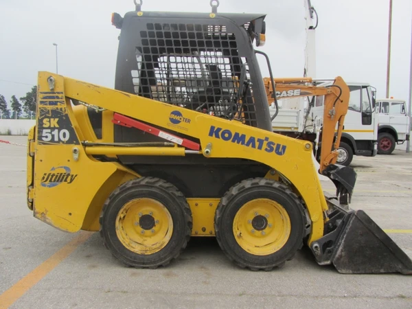 Фото Аренда минипогрузчика Komatsu SK510-5