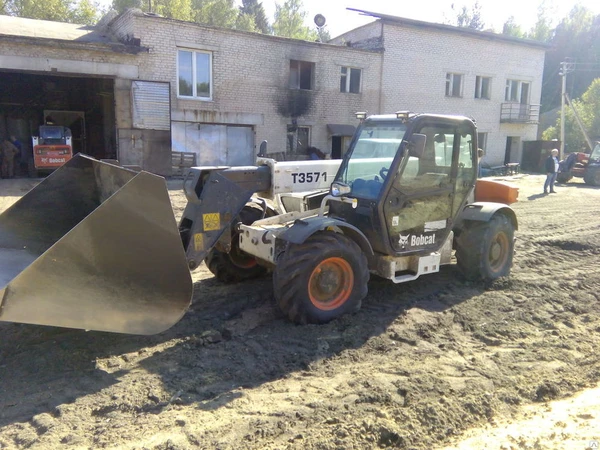 Фото Телескопический погрузчик б/у BOBCAT T3571