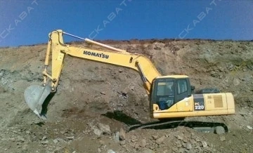 Фото Аренда гусеничного экскаватора Komatsu PC220-8, Сургут