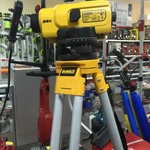 фото Оптический нивелир DeWALT DW096