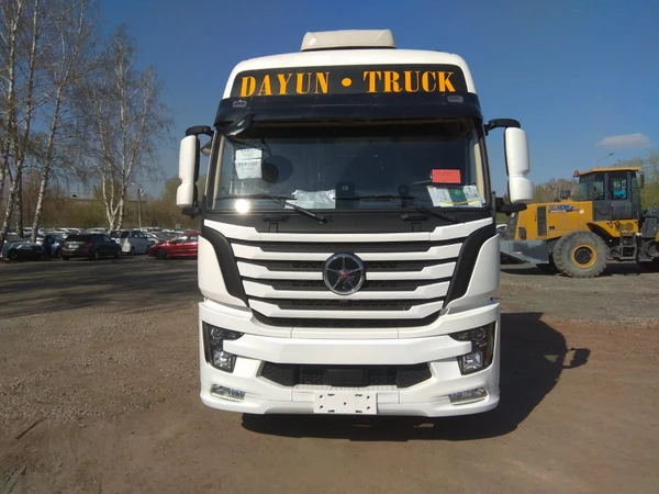 Фото Газовый тягач DAYUN CGC4180, CNG, 4х2, 430 л.с., МКПП с ретардером, Euro V, пневмо