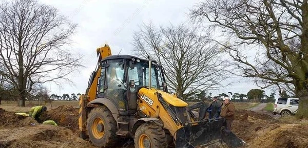 Фото Аренда экскаватора-погрузчика JCB 3CX Super, Москва